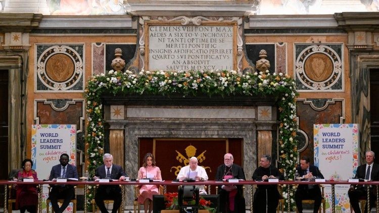 Papa Francisco insta a proteger los derechos de los niños en Cumbre Mundial