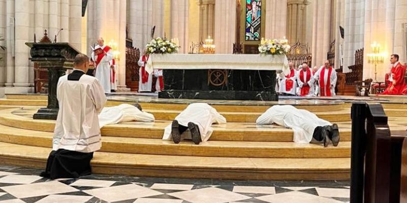 Misa Jubilar en Catedral de la Almudena: Compromiso de la Iglesia con Diáconos Permanentes