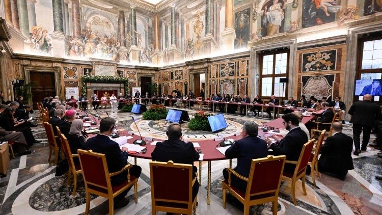 Cumbre en el Vaticano propone 'ius scholae' para garantizar educación a niños en zonas de conflicto