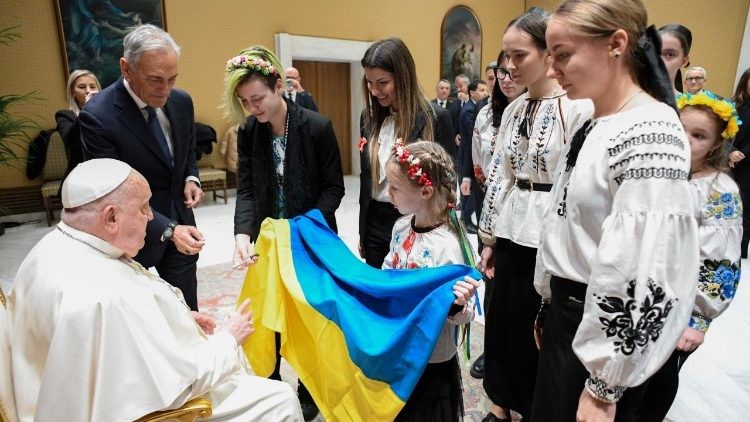 Papa Francisco se reúne con huérfanas ucranianas en Roma: un gesto de paz y reconciliación