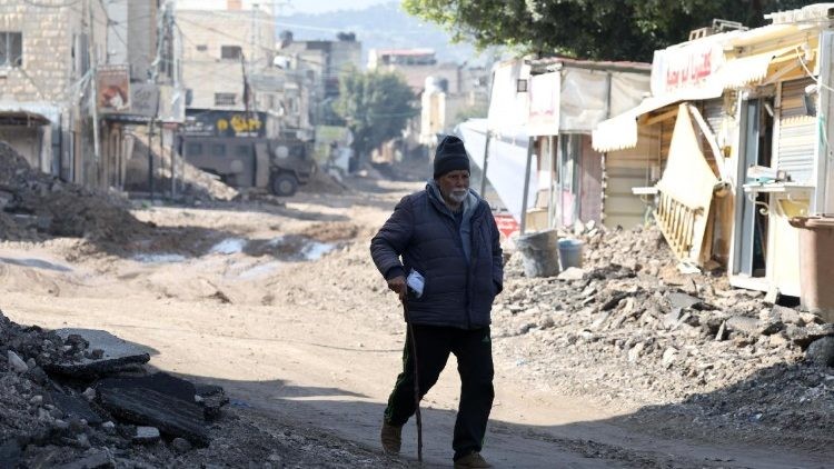 Conflicto en Palestina: 20,000 desplazados tras devastación de campo de refugiados en Yenín