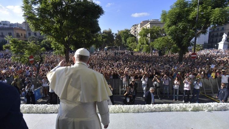 Papa Francisco insta a una educación universitaria inclusiva y reflexiva en la Universidad de Palermo