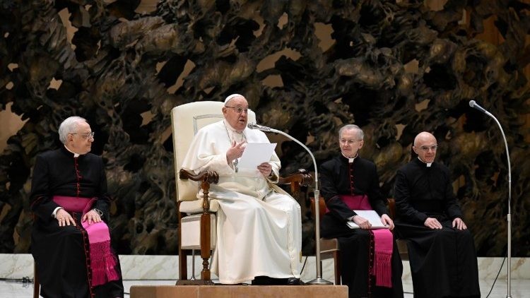 Papa Francisco reflexiona sobre la humildad y pobreza en el nacimiento de Jesús