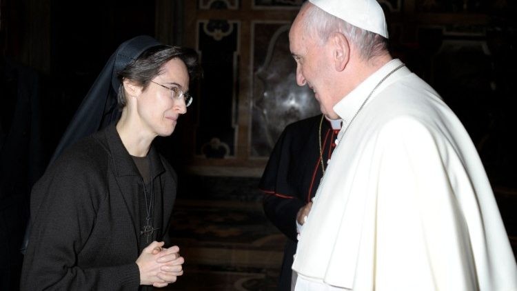 Sor Raffaella Petrini, primera mujer en presidir la Gobernación del Vaticano: un hito en la Iglesia Católica