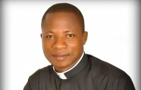 Sacerdote Cornelius Manzak Damulak escapa de sus secuestradores en Nigeria: creciente preocupación por secuestros religiosos