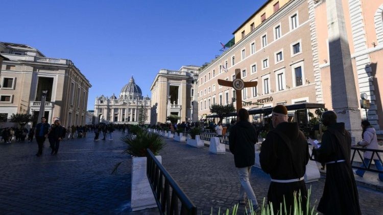 Reflexiones de los Pontífices sobre el papel del diaconado en la santificación de la comunidad cristiana