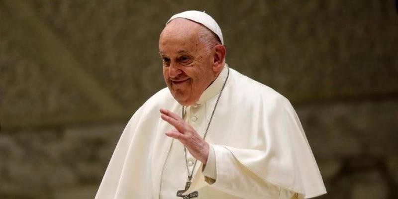 La Iglesia de Madrid se congrega para orar por la salud del Papa Francisco en la catedral de la Almudena