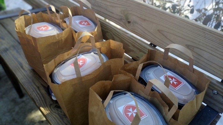 Voluntarios de la Orden de Malta y Cáritas: Alimentación y esperanza para los sin techo en Sofía