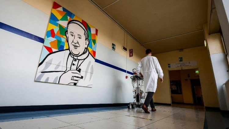 Comunidad católica global intensifica oraciones por la salud del Papa Francisco