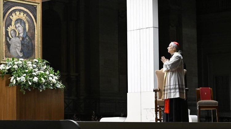 Ocho días de rezos en el Vaticano por la salud del Papa Francisco: la figura de María como mediadora