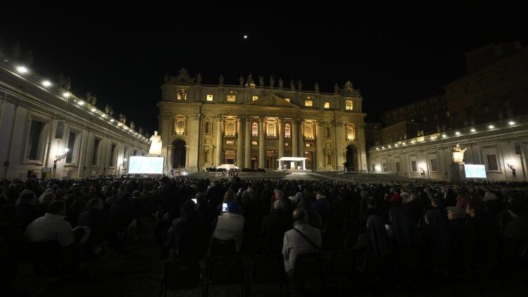 Papa Francisco agradece oraciones por su salud en mensaje transmitido en Plaza de San Pedro