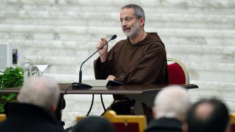 Influencia del Papa se siente en ejercicios espirituales de Cuaresma, a pesar de su ausencia física