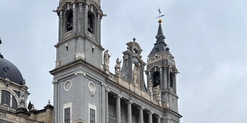 Madrid conmemora el 21º aniversario del 11M con un toque de campanas en recuerdo a las víctimas