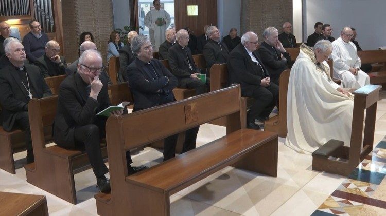 Cardenal Zuppi llama a la paz y unidad en Europa, apoyando al Papa Francisco hospitalizado