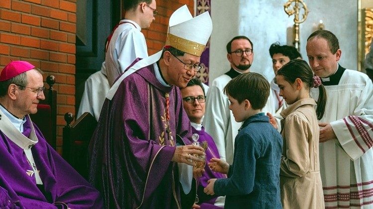 Cardenal Tagle lidera celebraciones del centenario de la Arquidiócesis de Gdansk en Polonia: un hito de fe y unidad